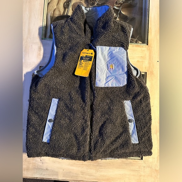 Carhartt Women's Montana Reversible Relaxed Fit Insulated Vest *NWT* - Picture 3 of 4